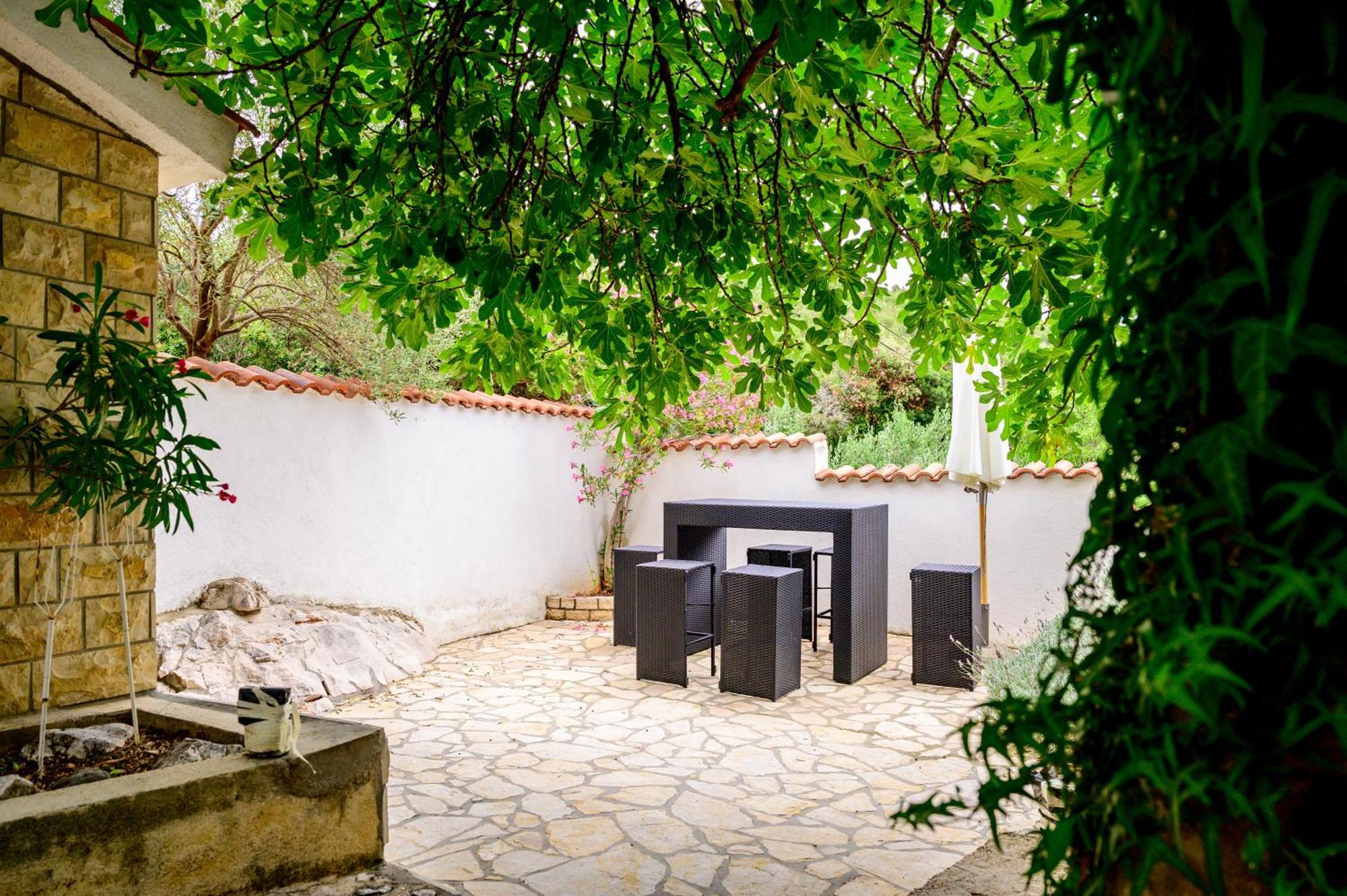 Villa I Karma Tisno Exterior photo