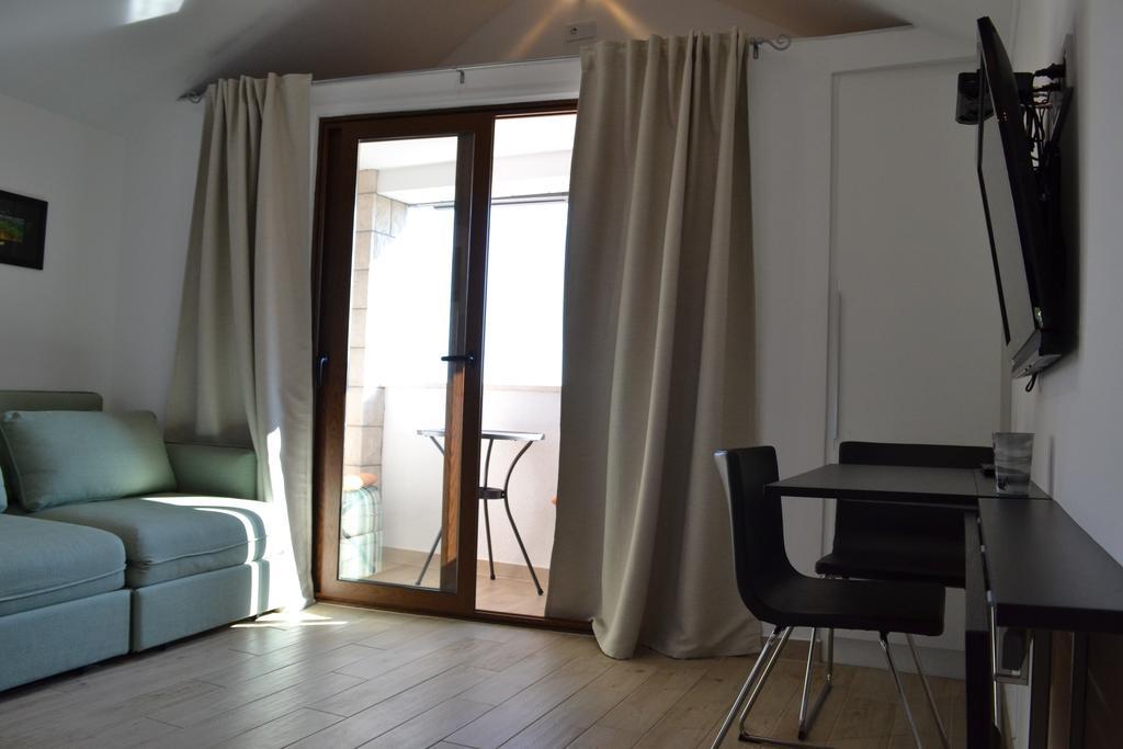 Villa I Karma Tisno Exterior photo